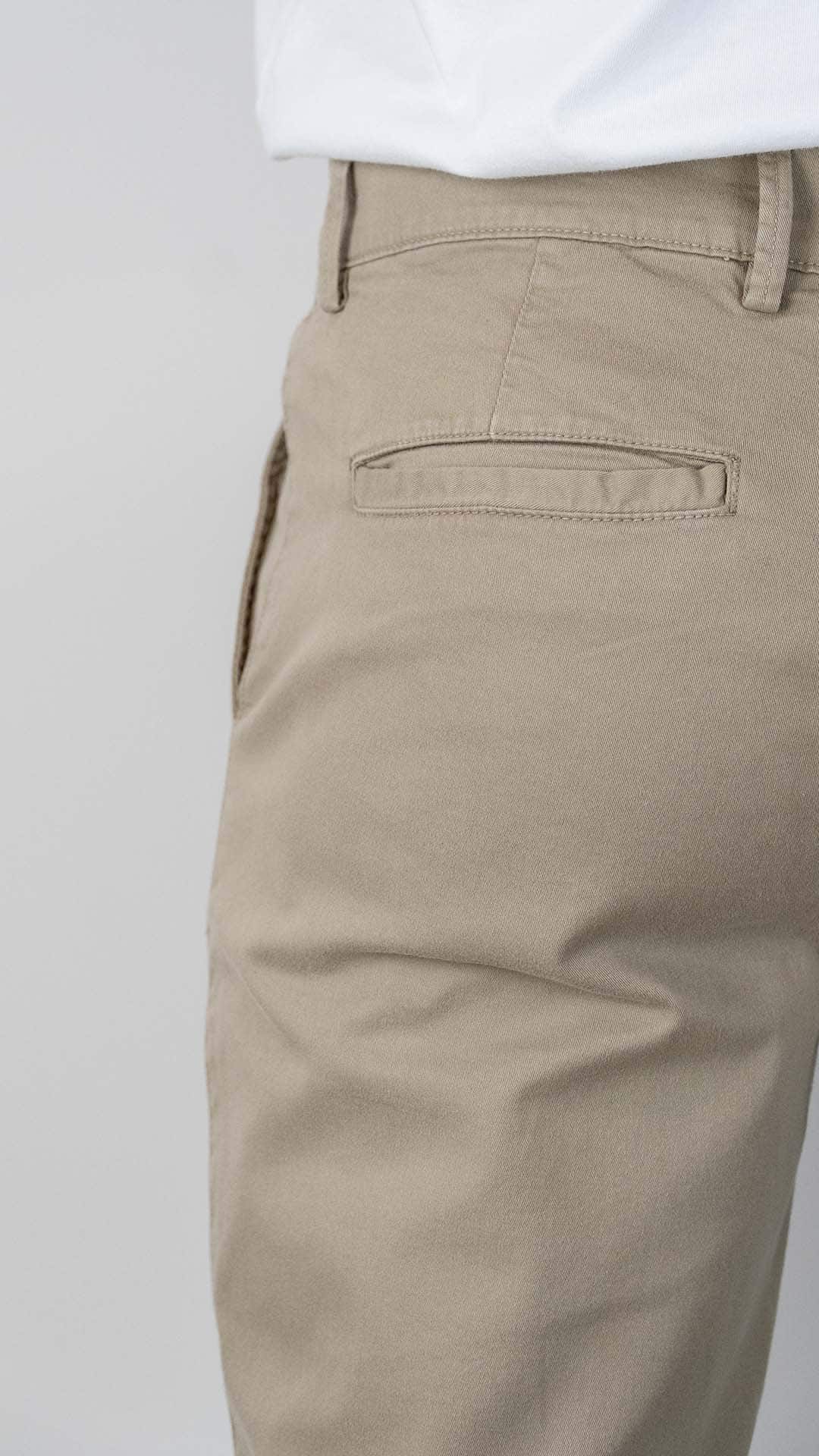 Calça de sarja bege