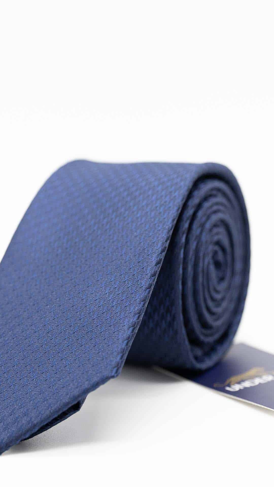 Gravata Skinny Azul Marinho com Padrão