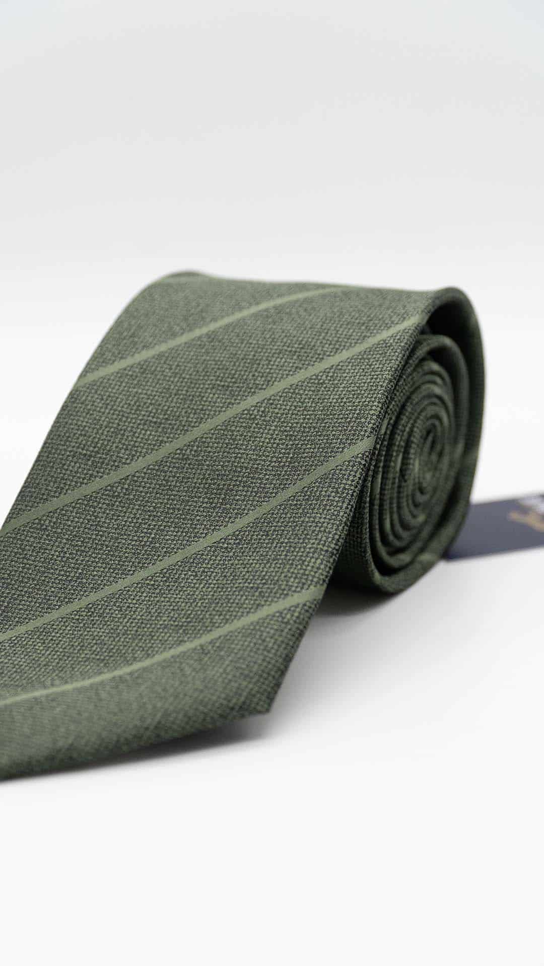 Gravata Regular Verde com Riscas