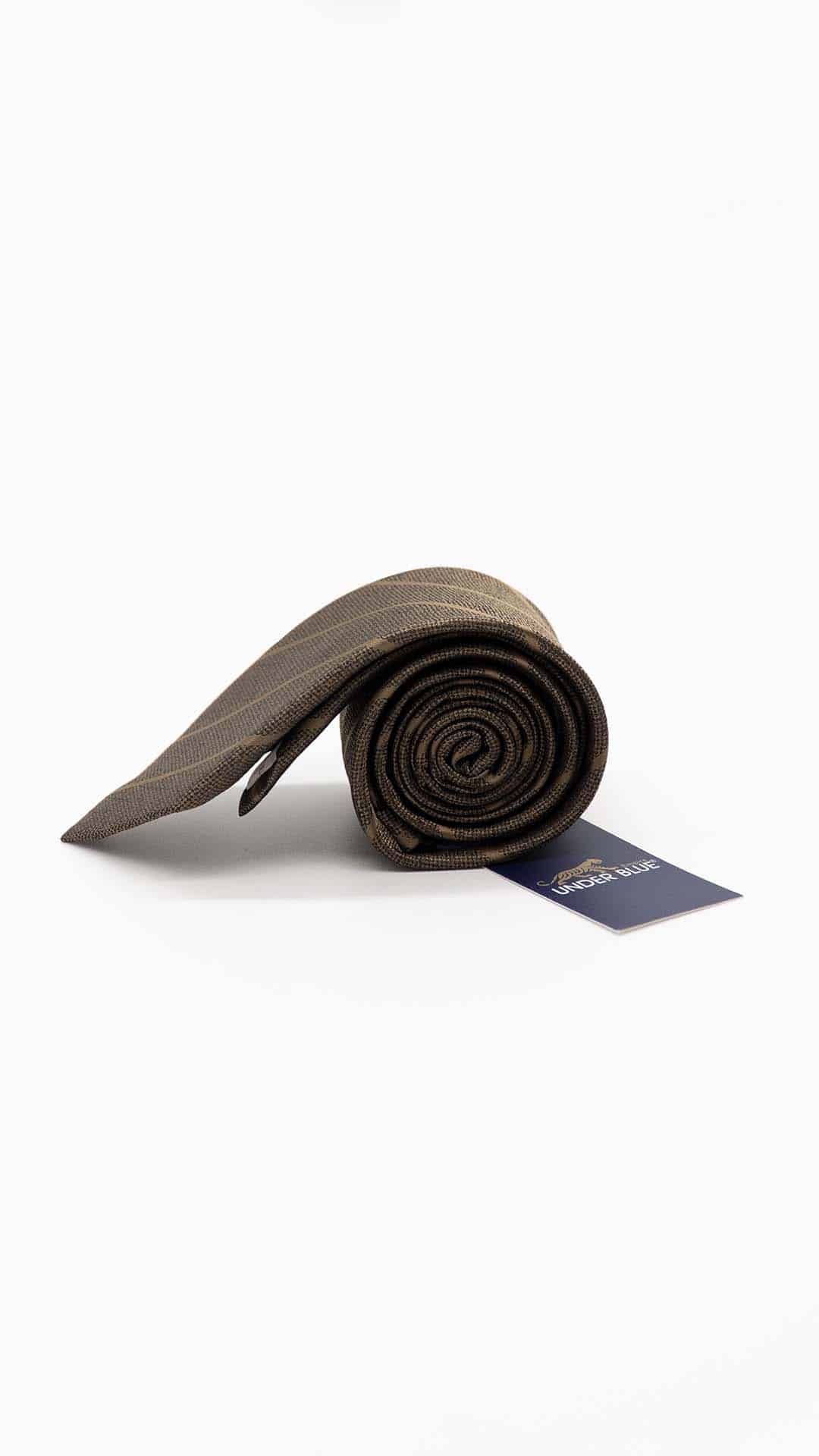 Gravata Regular Castanha com Riscas