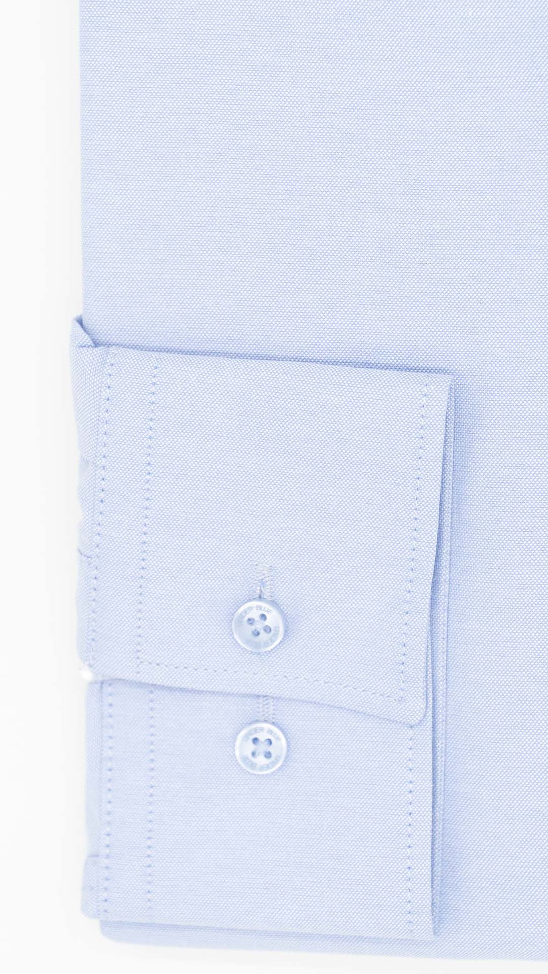 Camisa Botão no Colarinho Azul Clara