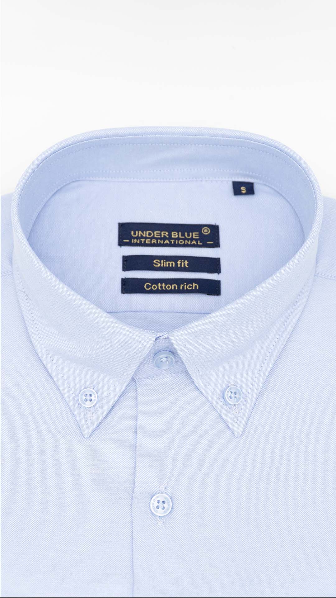Camisa Botão no Colarinho Azul Clara