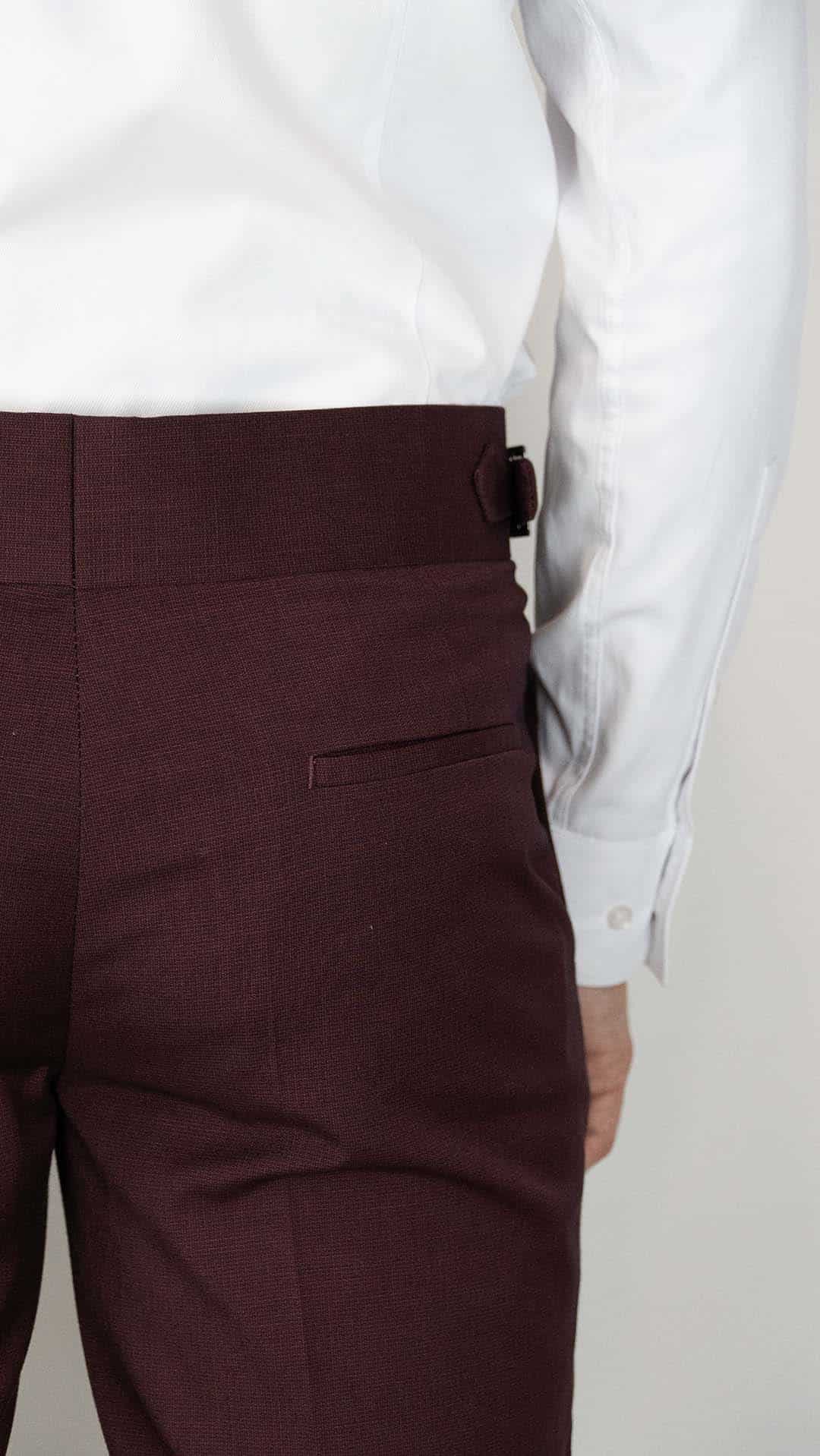 Calça de fato burgundy com fivela