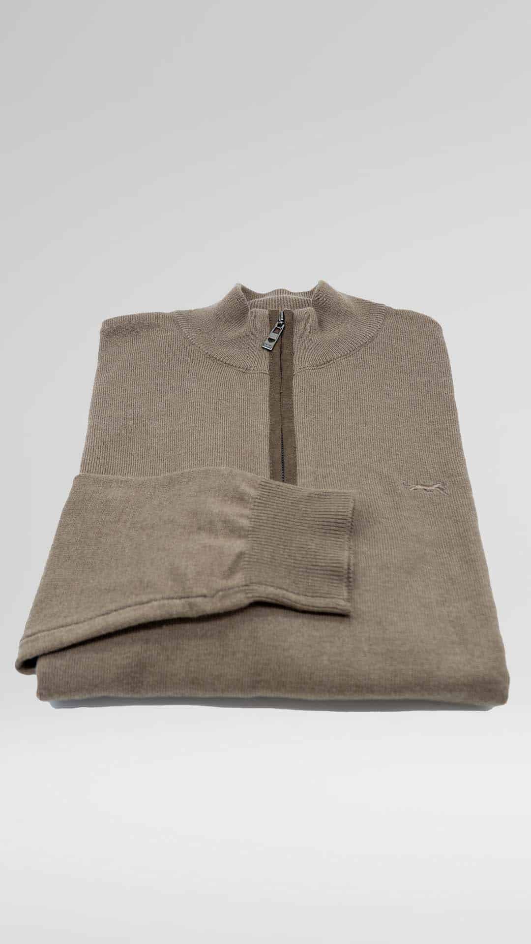 Camisola de Malha Castanha Meio Fecho