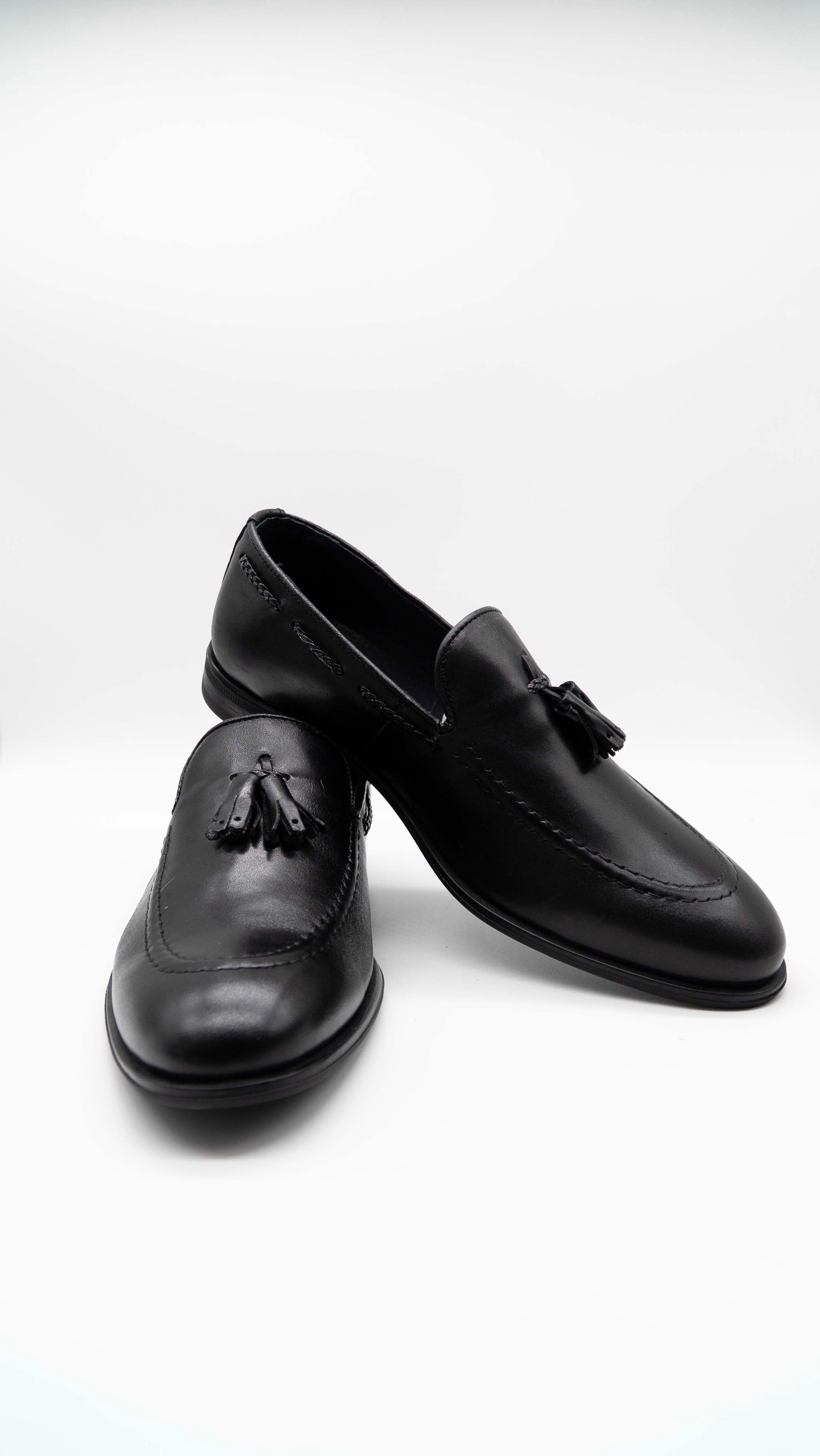 Sapato Preto com Adereço
