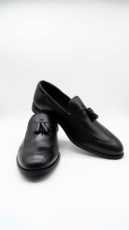Sapato Preto com Adereço