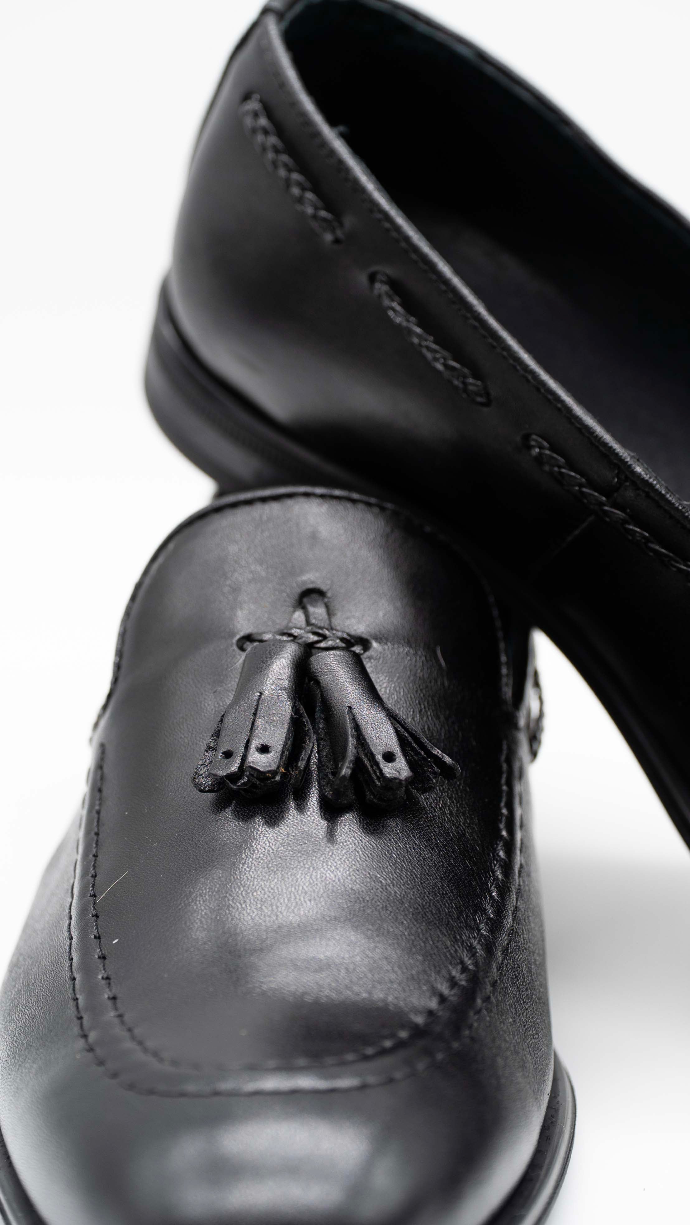 Sapato Preto com Adereço