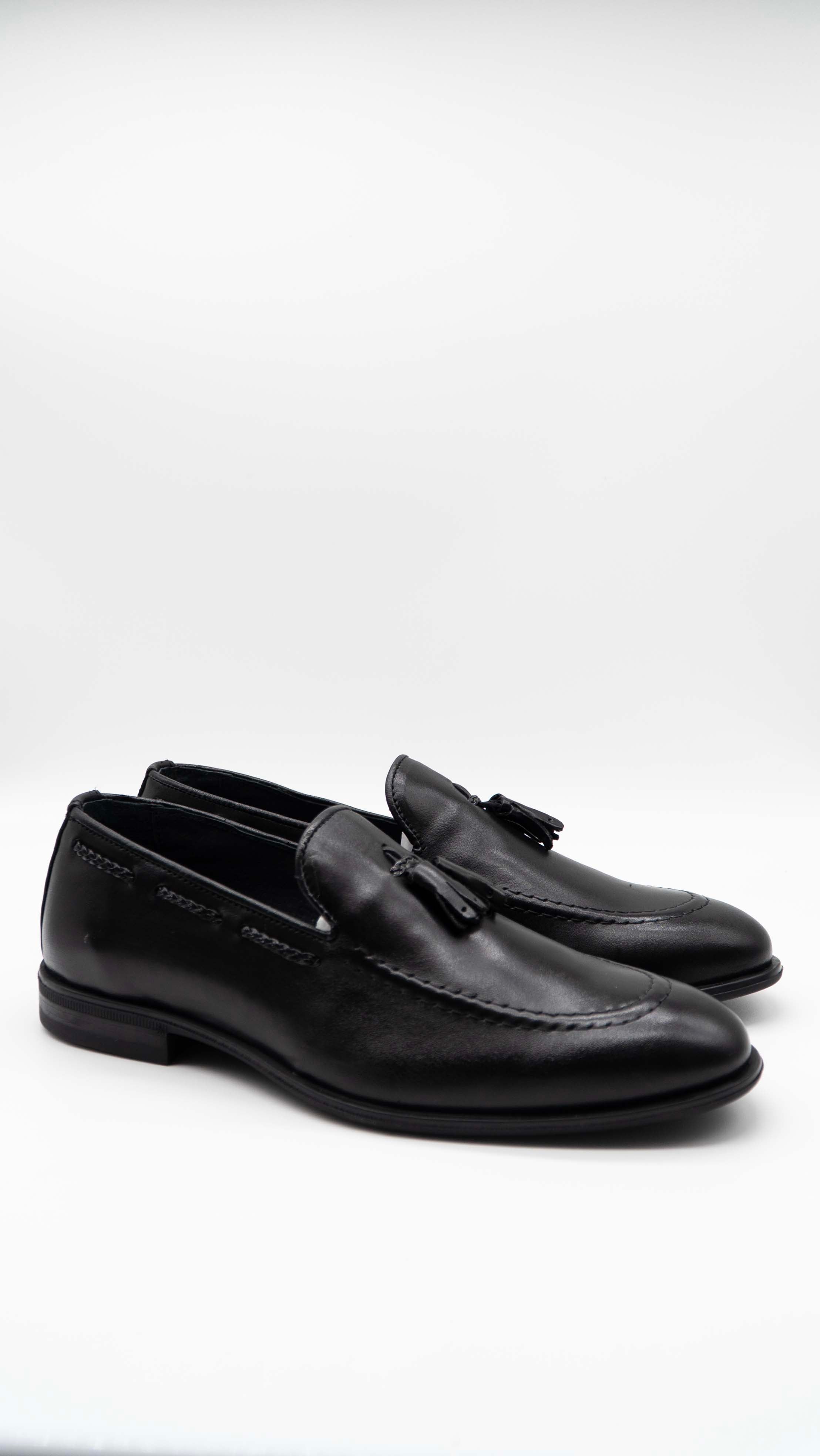 Sapato Preto com Adereço