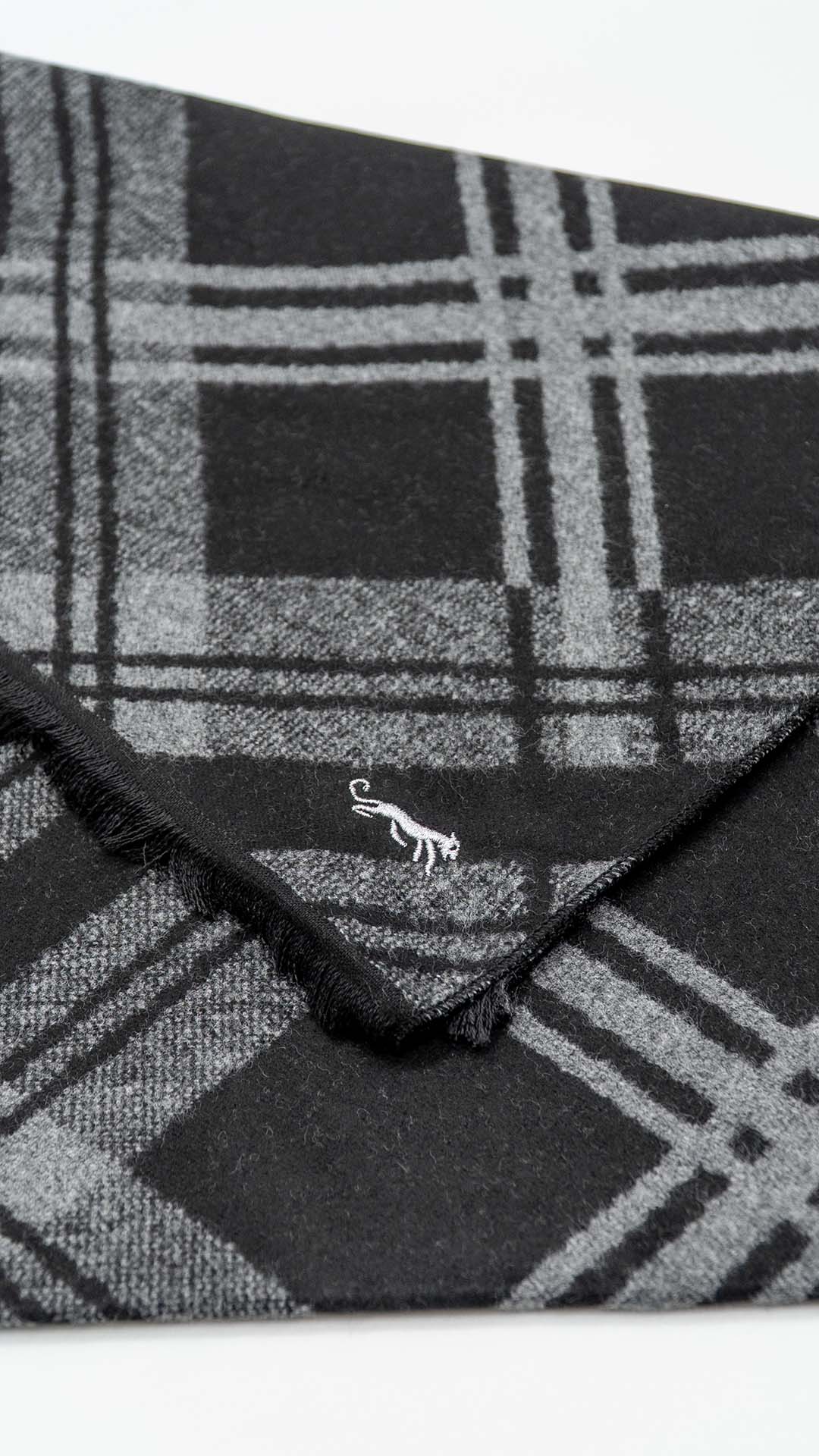 Cachecol Cinza com Padrão