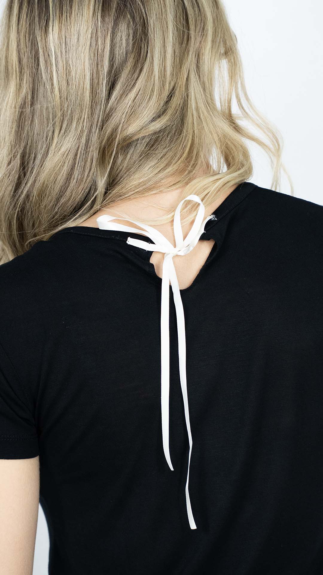 Camisola Preta Com Laço