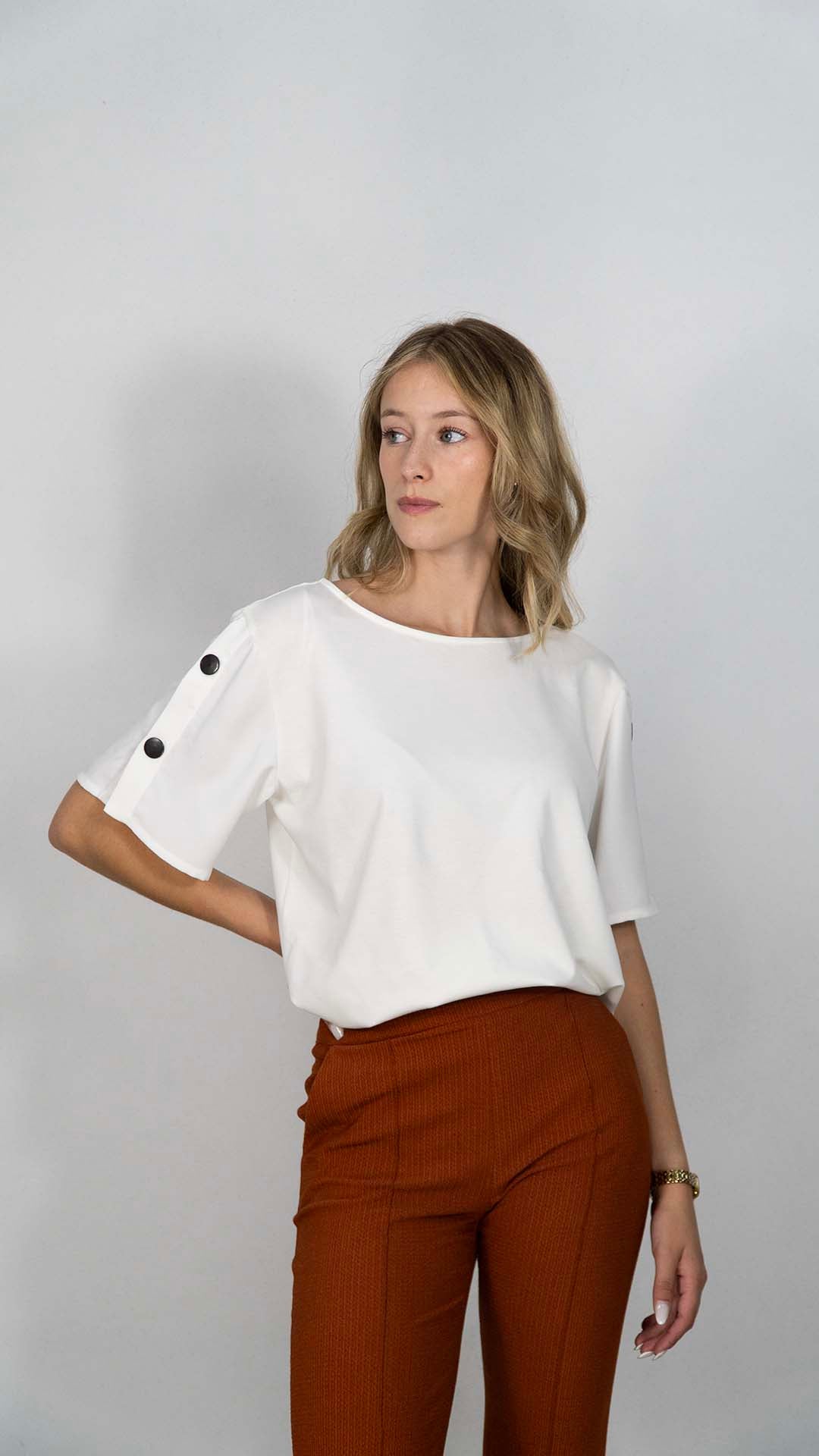T-shirt Com Botões