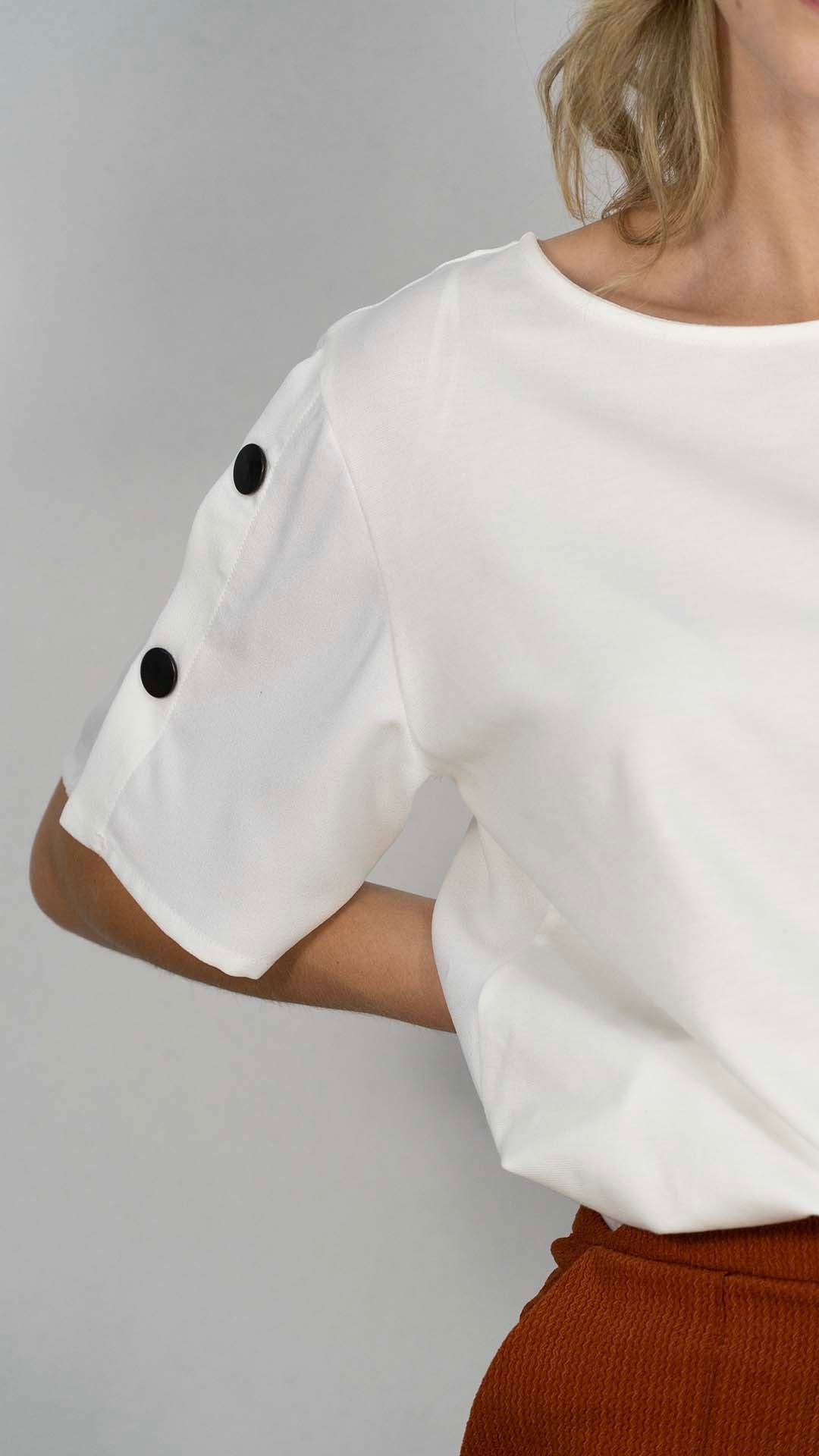 T-shirt Com Botões