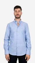 Camisa Botão no Colarinho Azul Clara