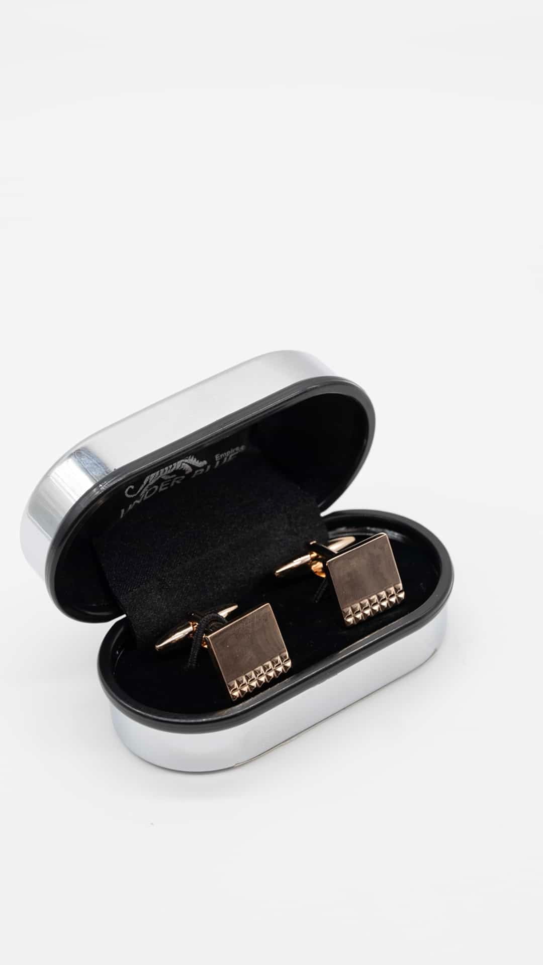 Cufflinkw25-Cor4