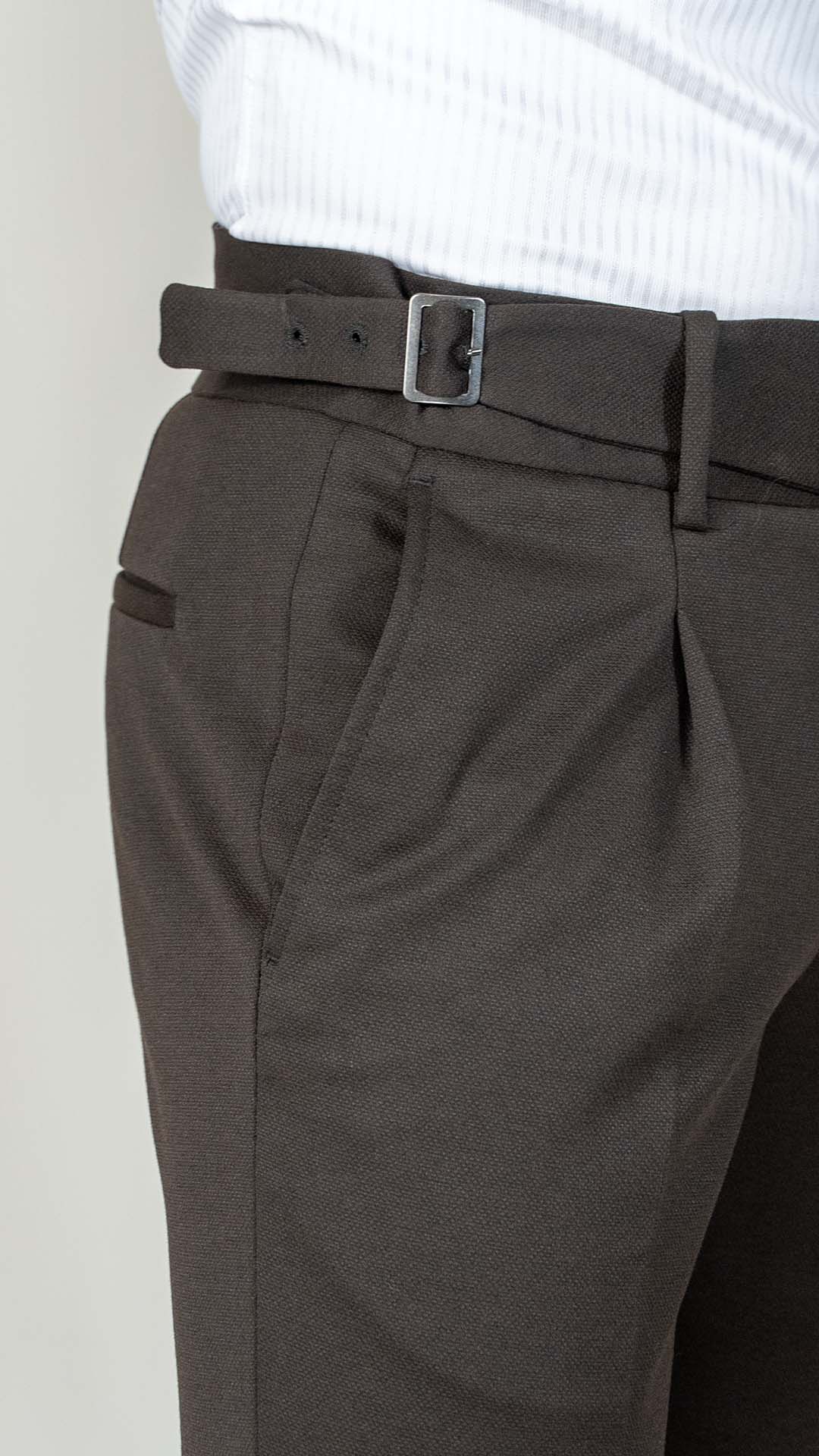 Calça de Fato Castanha Com Fivela