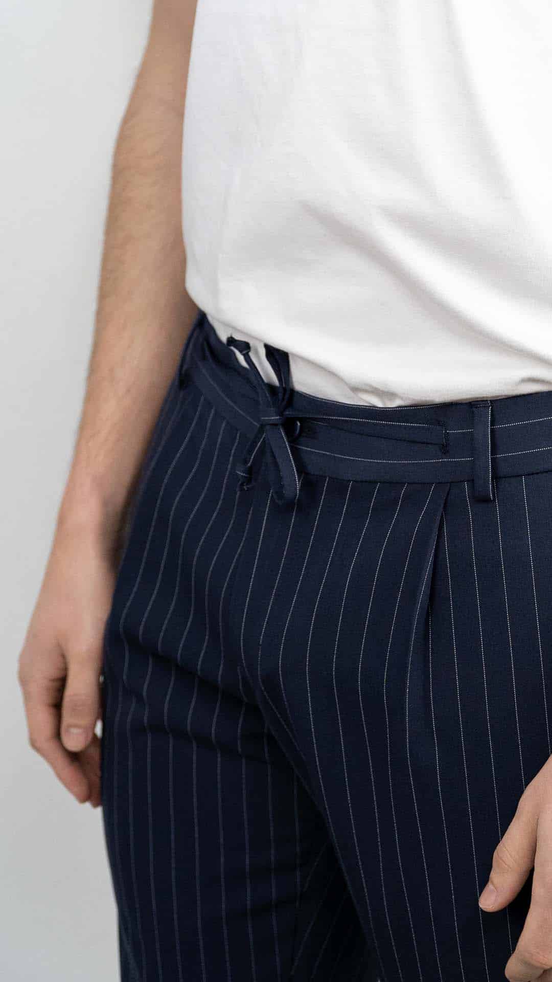 Calça travel riscas azuis