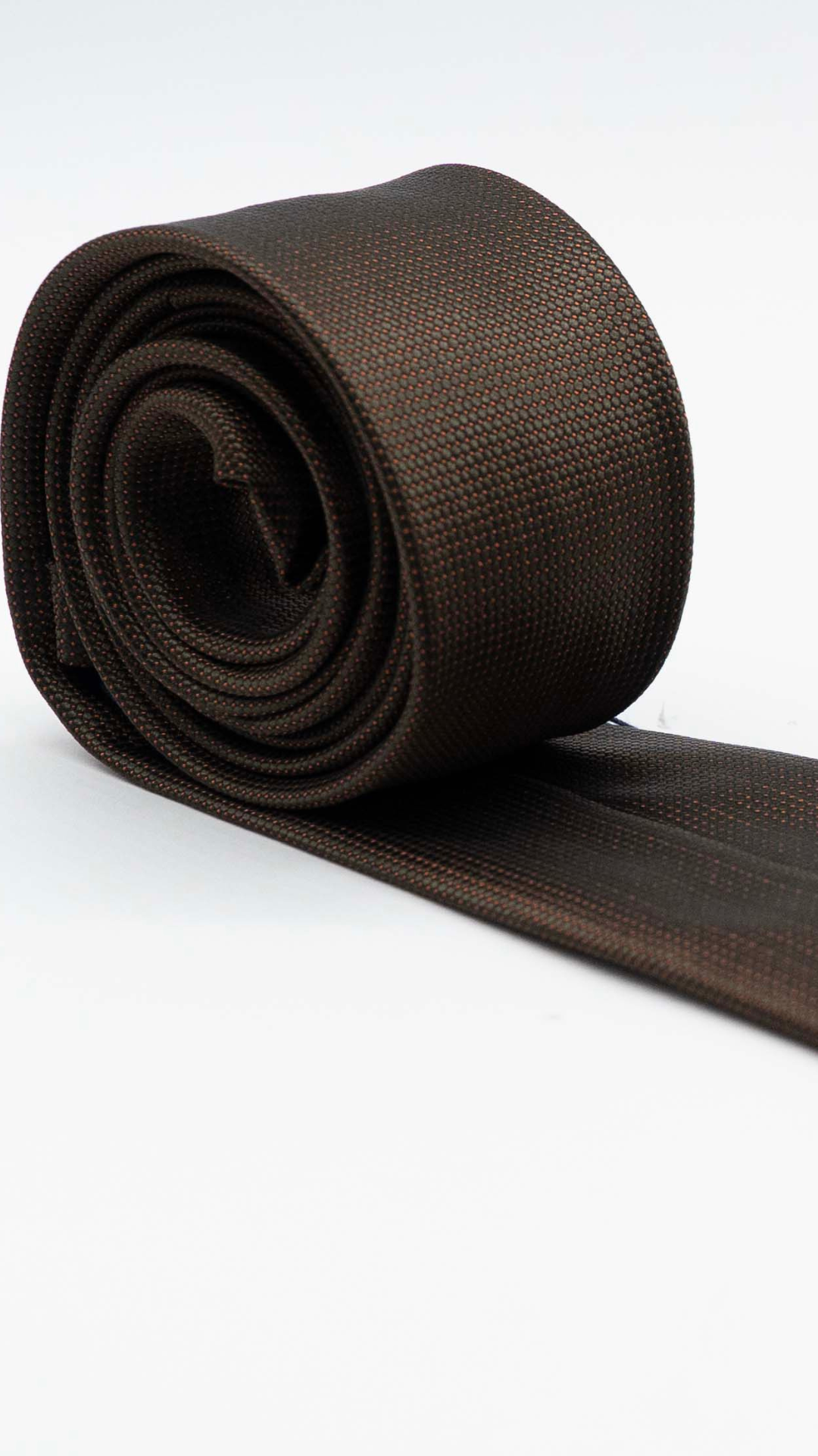 Gravata Skinny Castanha Com Pontilhado