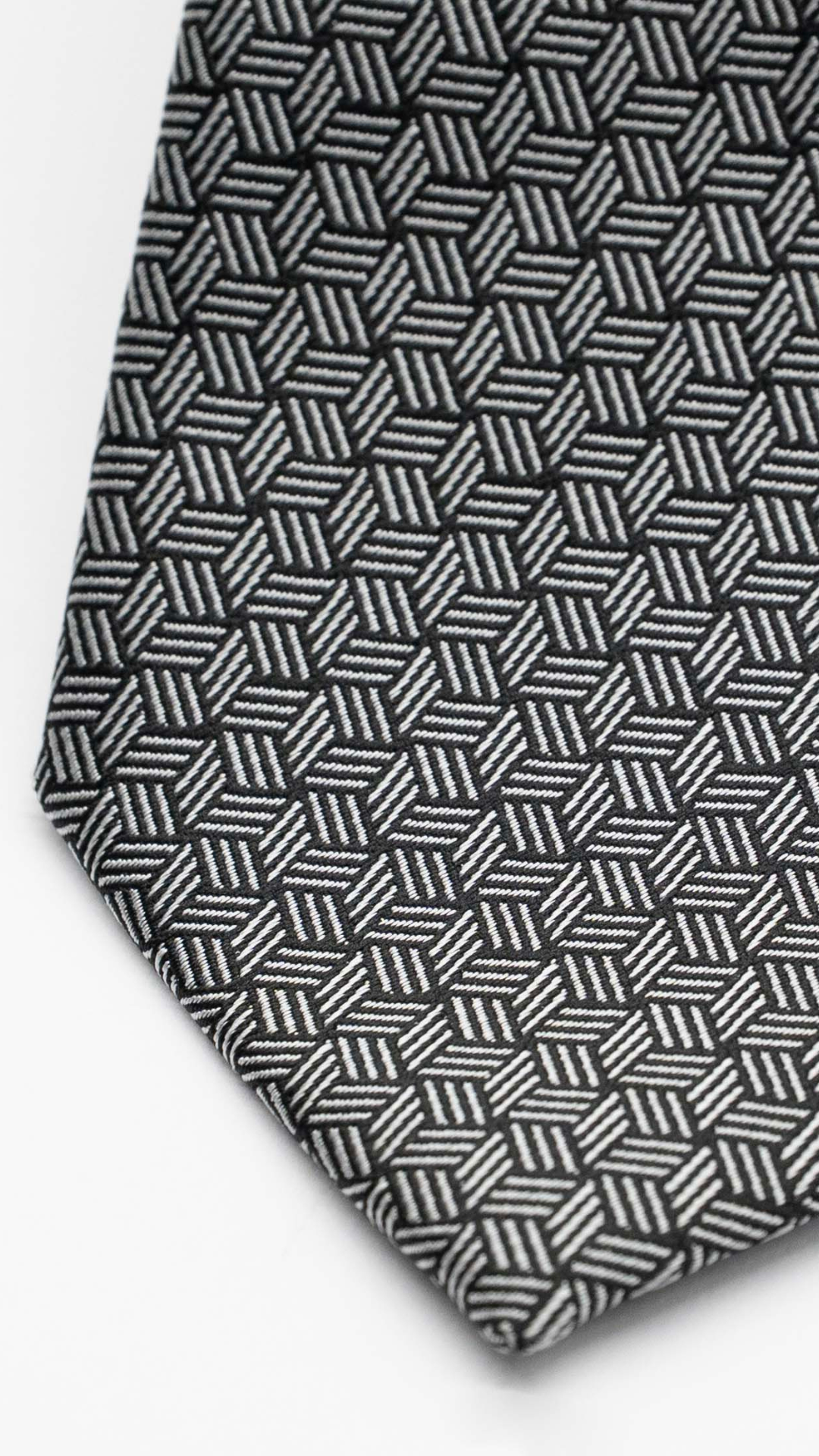 Gravata Regular Preto e Branco Geométrico